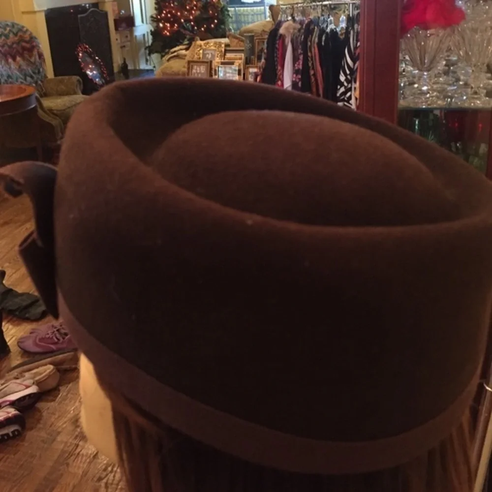 NEWMANN CADLER‎ VINTAGE HANDMADE CHOCOLATE BROWN HAT 100% WOOL
